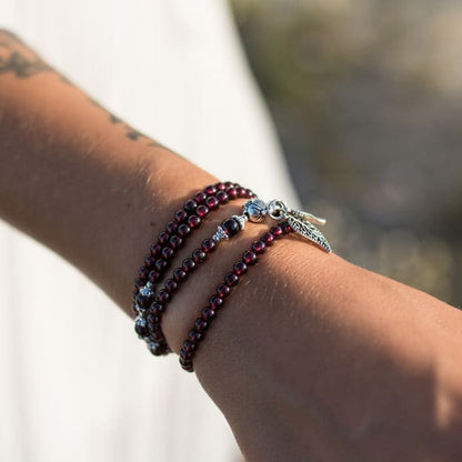 Bracelet Multi-Tours Grenat — Abondance, Passion & Vitalité