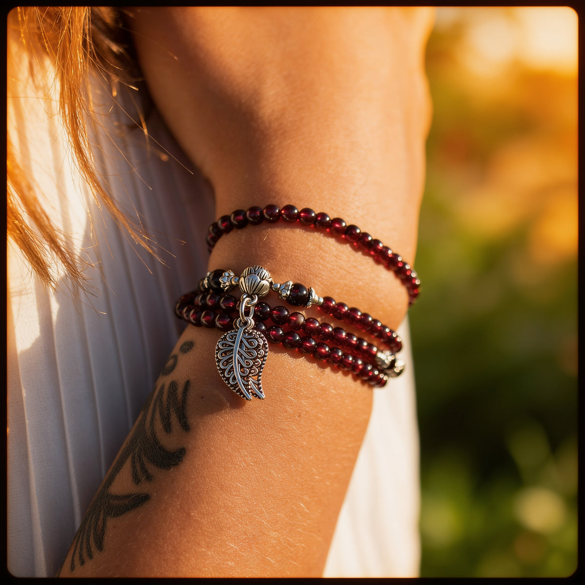 Bracelet Multi-Tours Grenat — Abondance, Passion & Vitalité