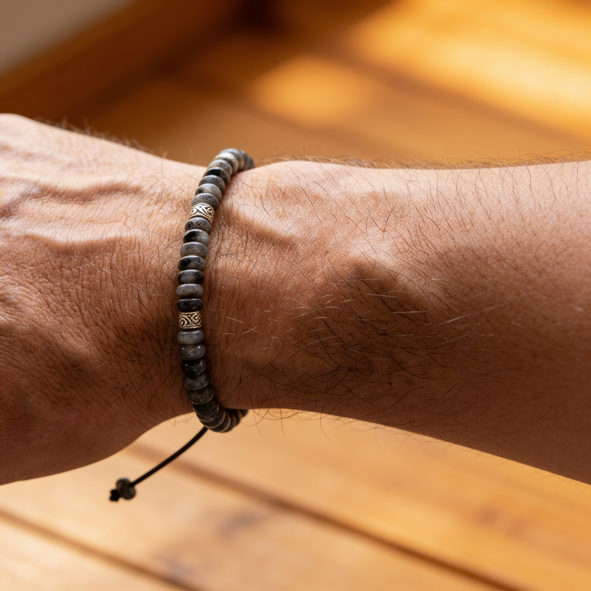 Bracelet Larvikite — Force Intérieure & Protection Subtile