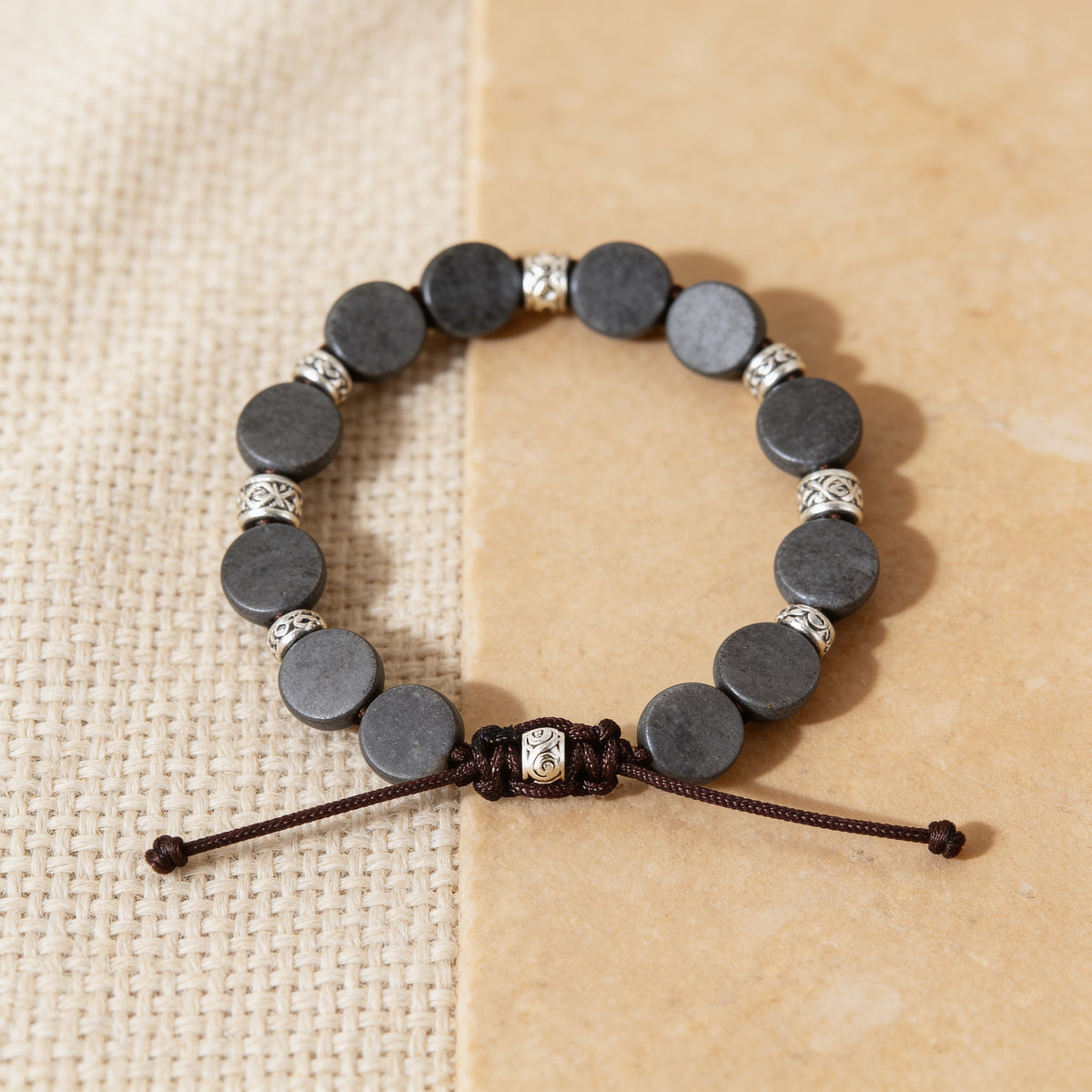 Bracelet Larvikite — Force Intérieure & Protection Subtile