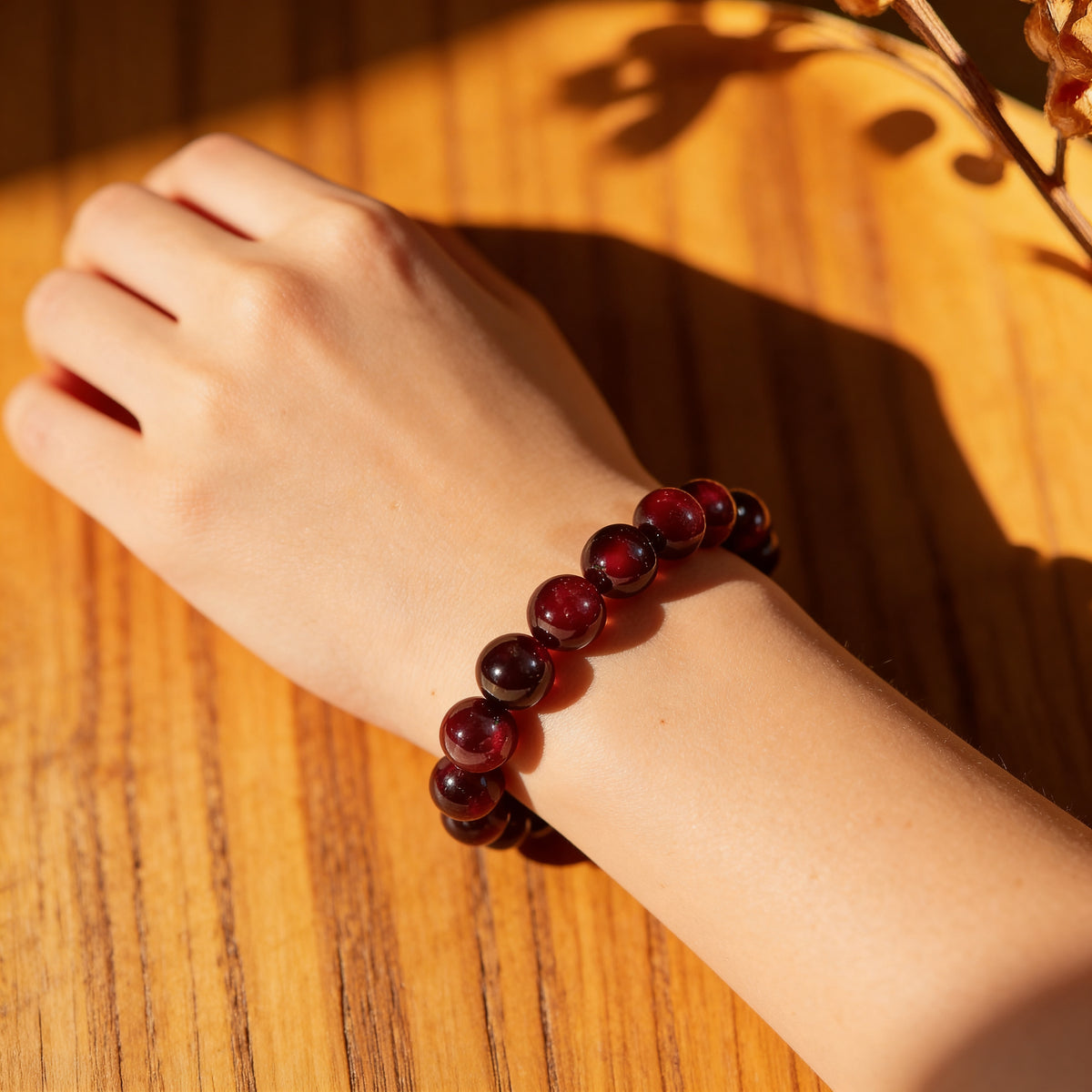 Bracelet Grenat — Vitalité, Passion & Force de Vie