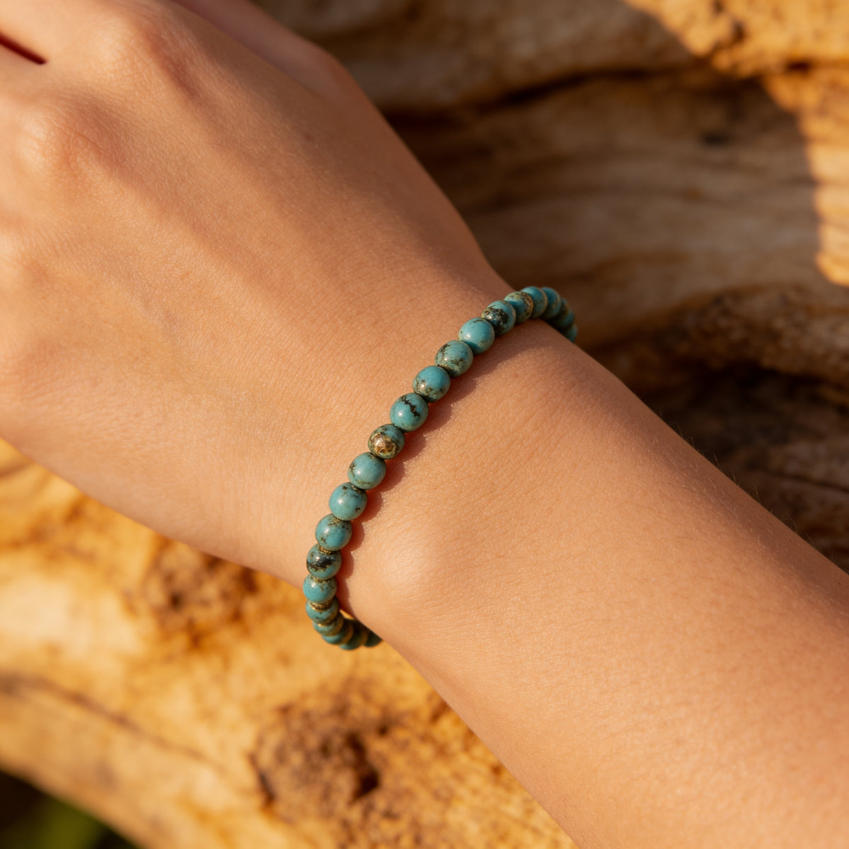 Bracelet Fin en Pierres Naturelles 4mm — Discret & Élégant