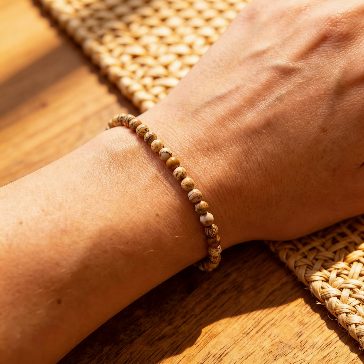 Bracelet Fin en Pierres Naturelles 4mm — Discret & Élégant