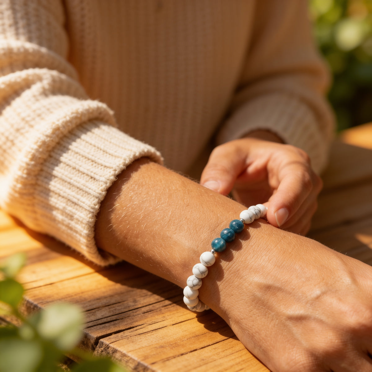 Bracelet Apatite & Howlite — Légèreté & Rééquilibrage